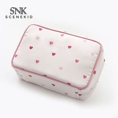 حقيبة فرشاة مكياج من قماش الساتان الوردي المطبوع الجميل مع سحاب